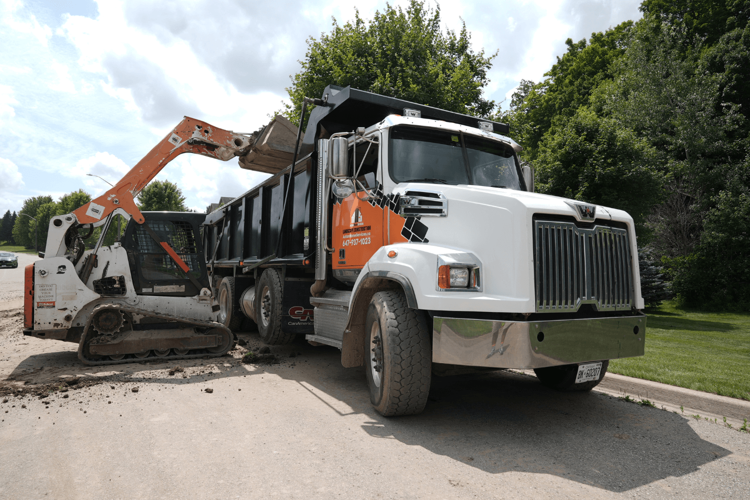 tri axle truck rental service